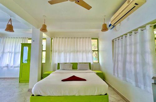 Morjim Hotel | Dreamy vibe Stays