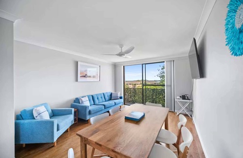 Tuncurry Apartment | Drift on Amaroo - Calm Coastal Stay near Wallis Lake - Tuncurry