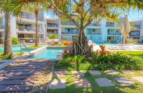 Casuarina House | Drift South Swim Up Oasis - Unit 1