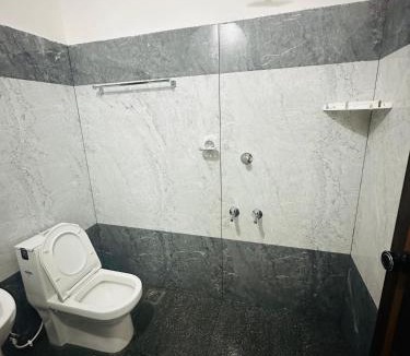 Kanjirappally Hotel | Dubai Inn