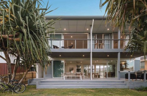 Pottsville House | Dune House Absolute Beachfront