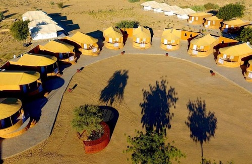 Kanoi Cottage | Dune safari camp & resort