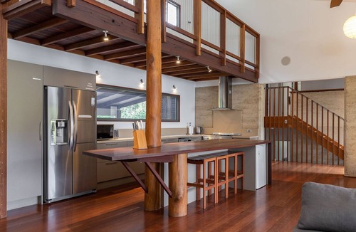 Smiths Lake House | Dux Nutz - Pacific Palms Holidays