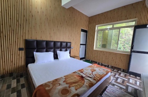 Ranikhet Hotel | DWARIKA HOTEL