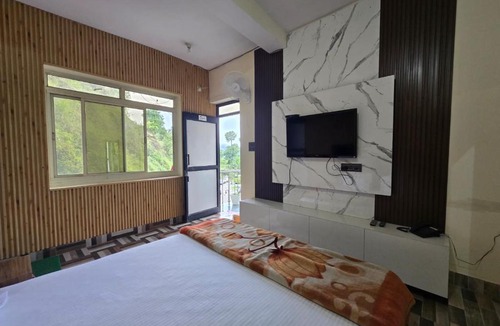 Ranikhet Hotel | DWARIKA HOTEL