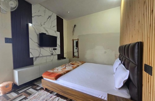 Ranikhet Hotel | DWARIKA HOTEL