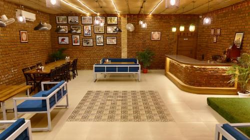 Bail Parao Hotel | Eeja Resto and Cafe