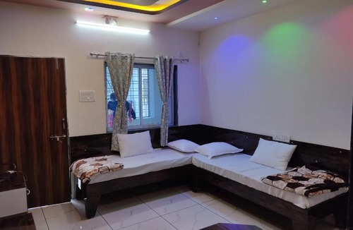 Rajpipla House | EKTA HOMESTAY