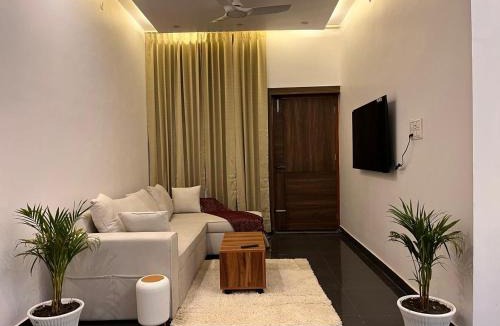 Dehradun House | Elara stays by O-Bandhu