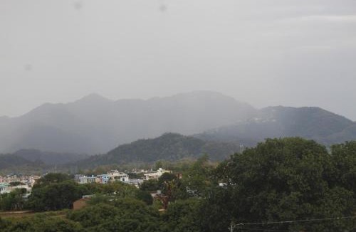Dehradun House | Elara stays by O-Bandhu