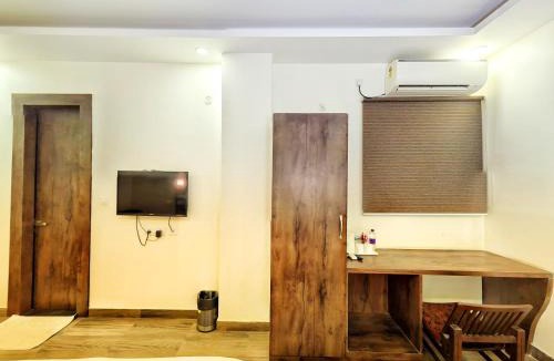 Gomti Nagar Hotel | Elegance Suites Hotel, Gomti Nagar