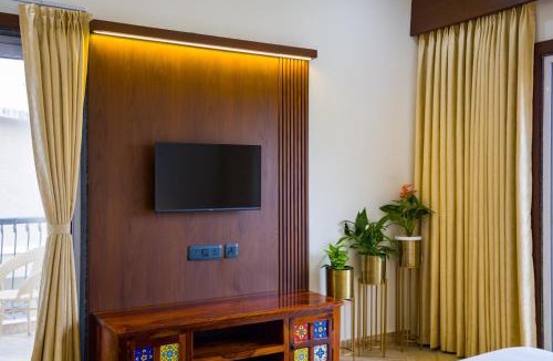 Bedla Villa | ELIVAAS Palazao, Stunning Getaway With Pvt Pool, Garden and Gazebo