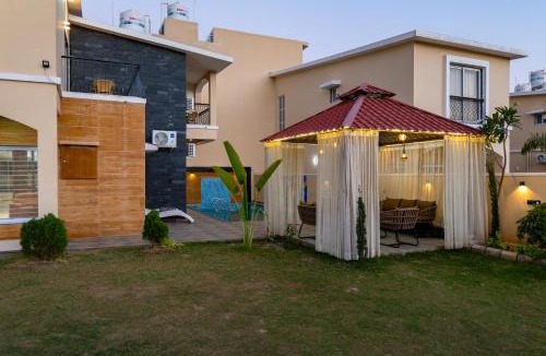Bedla Villa | ELIVAAS Signature Palazao, Stunning Getaway With Pvt Pool, Garden and Gazebo