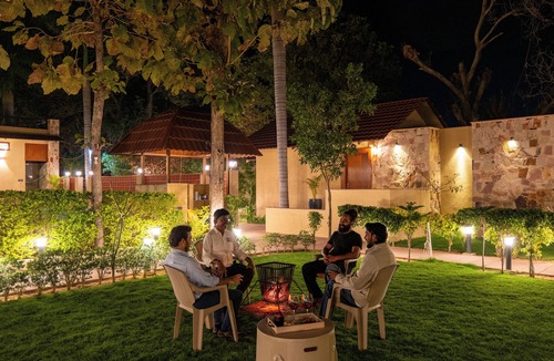 Jamool Khera Apartment | ELIVAAS Tiger Cave Suite with Pvt Pool
