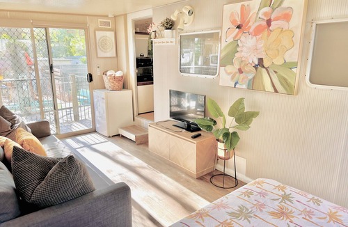 Rye House | Elizabeth the spacious retro caravan. Sleeps 6 | Rye, Mornington Peninsula