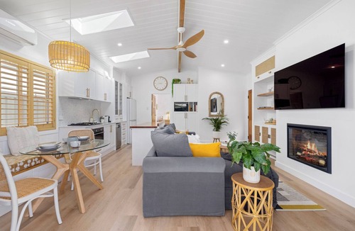 Coffs Harbour House | Ellie's Grand Escape - Sleeps 10, Pool, Spa, Amazing!
