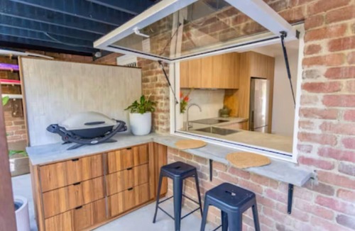 Emerald Beach House | Emerald Break – Steps to the Beach