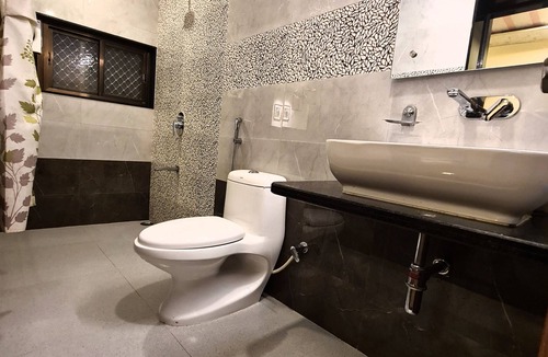 Mount Abu Hotel | Eminence - Palm Residency