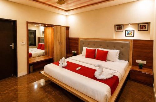 Mount Abu Hotel | EMINENCE - PALM RESIDENCY (1.5 KM FROM NAKKI LAKE)