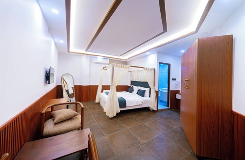Kochi Hotel | Emmanuel Residency