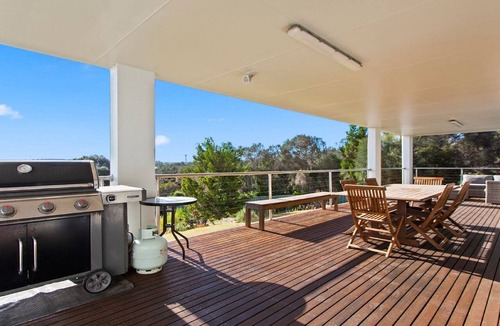 Lake Wangary House | Endeavour View is a fantastic 4 bedroom holiday home