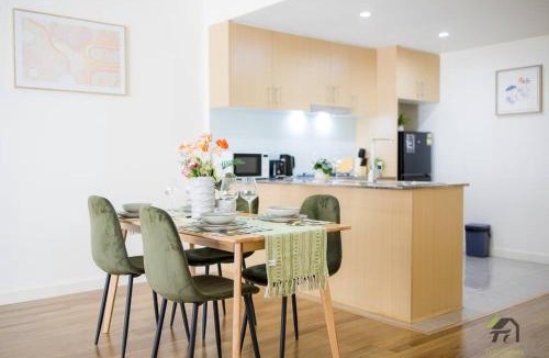 Wolli Creek Apartment | Entire 2 bedroom in the heart of Wolli Creek