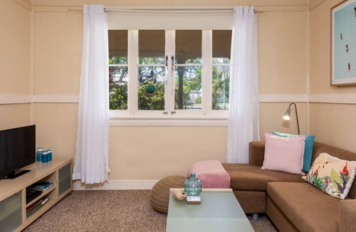 Nambucca Heads House | Escape from it all at Crooked Cottage, your peaceful retreat nestled in the heart of Nambucca Heads.