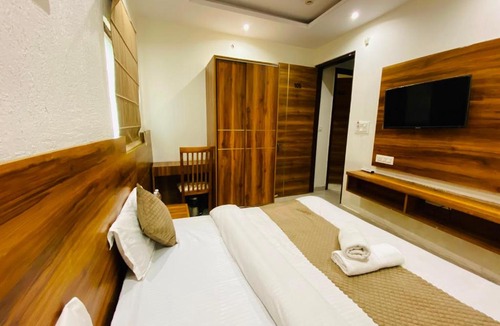 Bullawala Hotel | Evia Stayz 5 Min Drive to Railway Station
