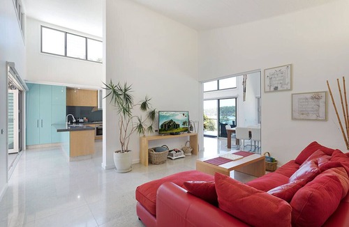 Pambula Beach House | Exclusive Pambula Beach 5-Bed Right on the Sand with Premium Direct Sand Access.