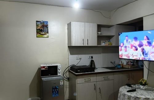 Ngara West Hotel | Executive Express Rooftop Pool suites- Ngara