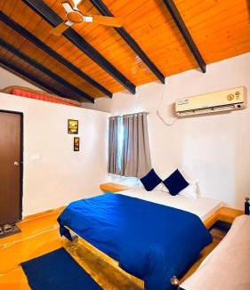 Mahiravani Villa | EZE NOF - A hilltop villa with 360º water view