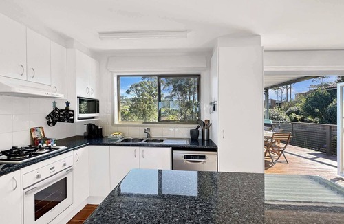 Surf Beach House | Fab 3-Bed Stay with Great Outdoors & Water Views