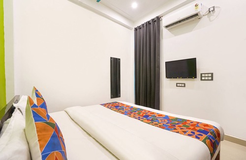 Faizabad Hotel | FabExpress Awadh Royal