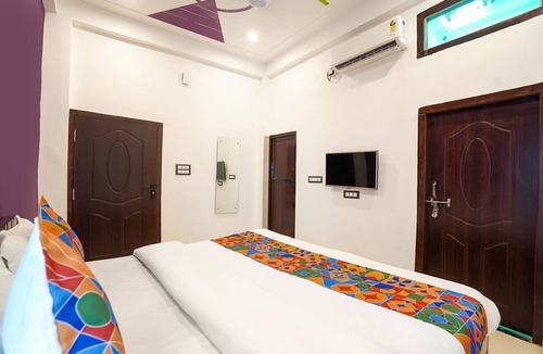 Faizabad Hotel | FabExpress Awadh Royal