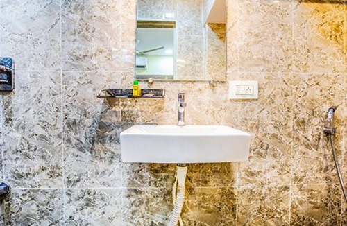 Vashi Hotel | Fabexpress The Grand Kohinoor