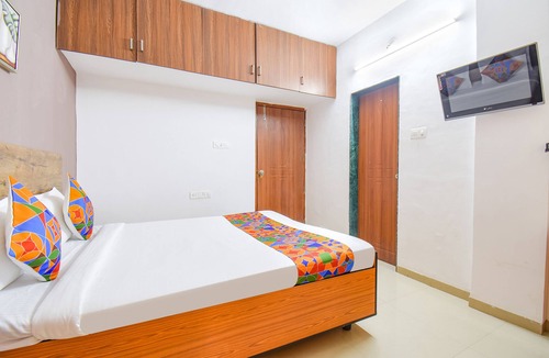 Wakad Hotel | FabExpress Wakad Stays