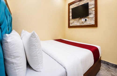 Chakala Hotel | Fabhotel Aai Om Residency