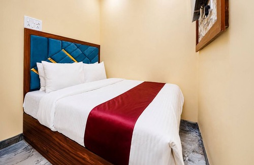 Chakala Hotel | Fabhotel Aai Om Residency