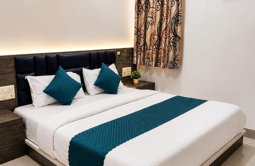 Ahmedabad Hotel | FabHotel AGM