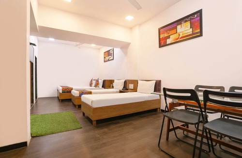 Andheri West Hotel | FabHotel Aksa Inn