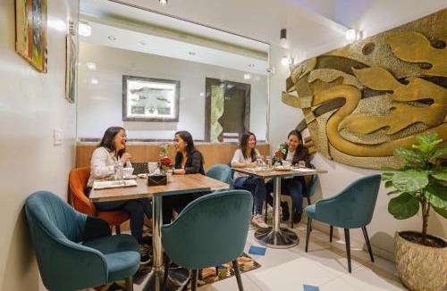 Jogeshwari West Hotel | FabHotel Amber Crop Inn