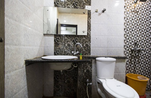 Paldi Hotel | Fabhotel Apple Inn