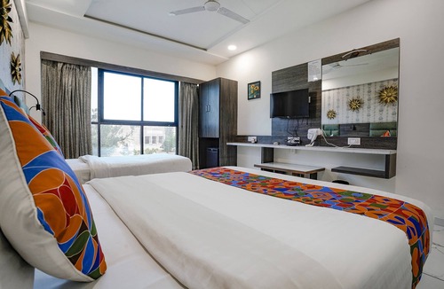 Chandkheda Hotel | Fabhotel Asiana