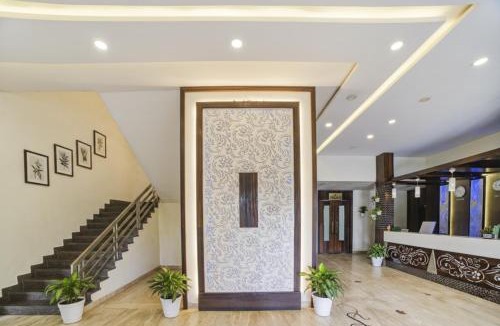 Rau Hotel | FabHotel Bee Town - AB Road