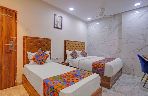 Kurla West Hotel | Fabhotel Beverly Plaza