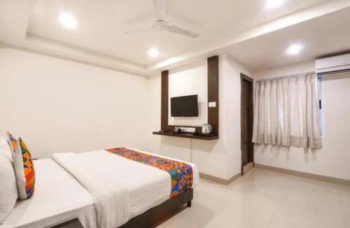 Gachibowli Hotel | FabHotel Blue Dawn Gachibowli