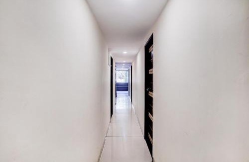Wellington Pier Hotel | FabHotel Blue Light