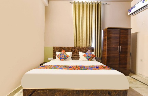 Mansarovar Hotel | FabHotel Blue Prime - Nr Suvira Hospital
