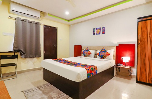 Gachibowli Hotel | FabHotel Broholic Suites