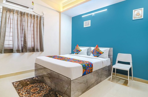 Kukatpalli Hotel | FabHotel Broholic Suites I